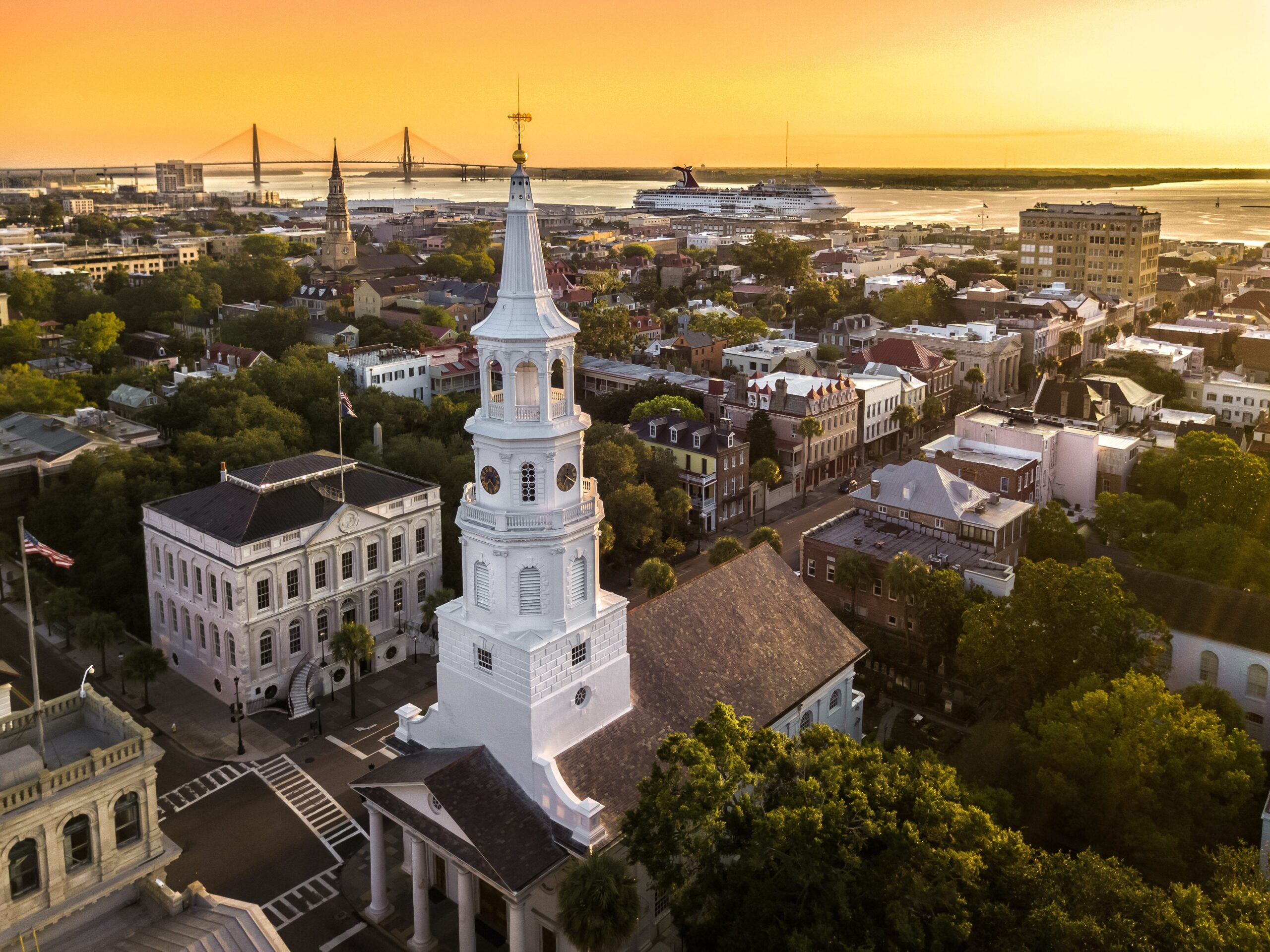 Choose Downtown Charleston for the ultimate South Carolina wedding vibes